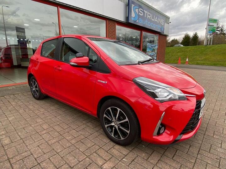 Toyota Yaris 1.5 VVT-h Icon Tech E-CVT Euro 6 (s/s) 5dr