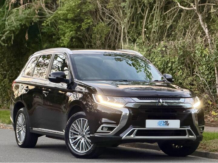 Mitsubishi OUTLANDER 2.4h TwinMotor 13.8kWh Exceed CVT 4WD Euro 6 (s/s) 5dr
