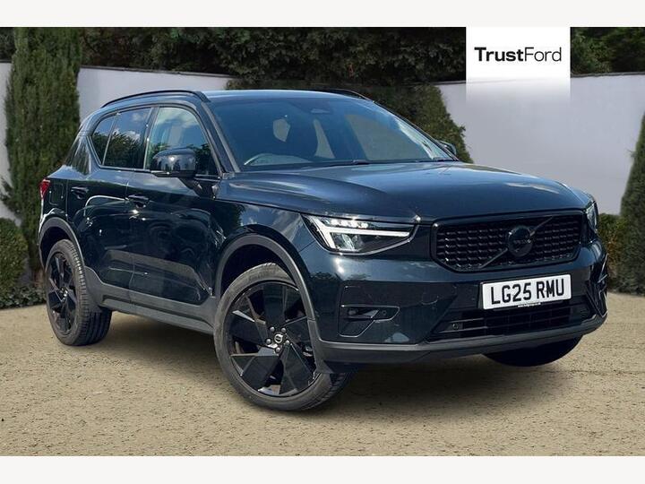 Volvo XC40 2.0 B4 MHEV Plus Black Edition DCT Auto Euro 6 (s/s) 5dr