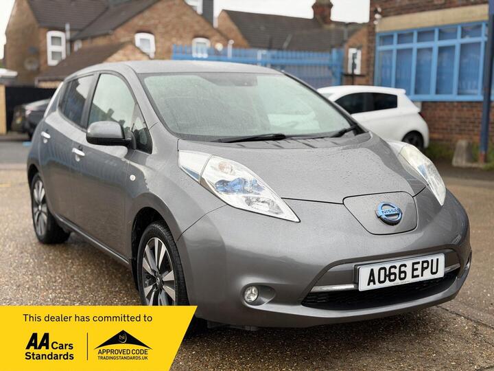 Nissan Leaf 30kWh Tekna Auto 5dr