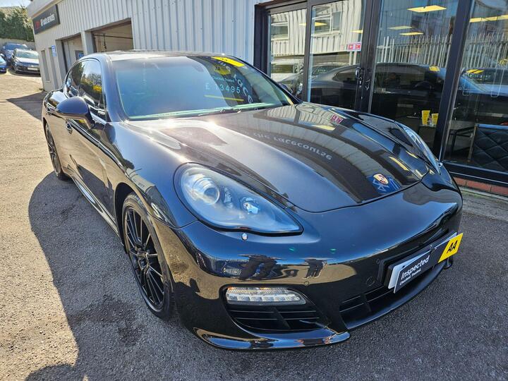 Porsche Panamera 3.0D V6 Platinum Edition TiptronicS Euro 5 (s/s) 5dr Porsche Panamera 3.0D V6 Platinum Edition TiptronicS Euro 5 (s/s) 5dr