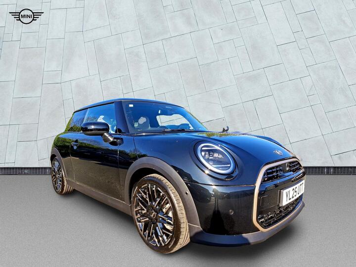 MINI Cooper 1.5C Exclusive Steptronic Euro 6 (s/s) 3dr