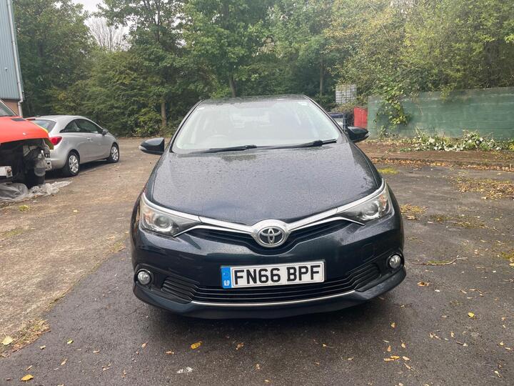 Toyota Auris 1.2 VVT-i Icon Euro 6 (s/s) 5dr
