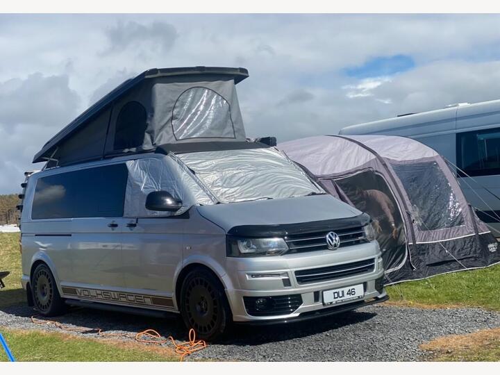 Volkswagen TRANSPORTER SHUTTLE 2.5 TDI T30 SE Auto L1 H1 4dr Volkswagen TRANSPORTER SHUTTLE 2.5 TDI T30 SE Auto L1 H1 4dr