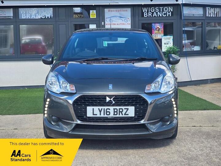 DS AUTOMOBILES DS 3 1.2 PureTech Chic Euro 6 3dr DS AUTOMOBILES DS 3 1.2 PureTech Chic Euro 6 3dr