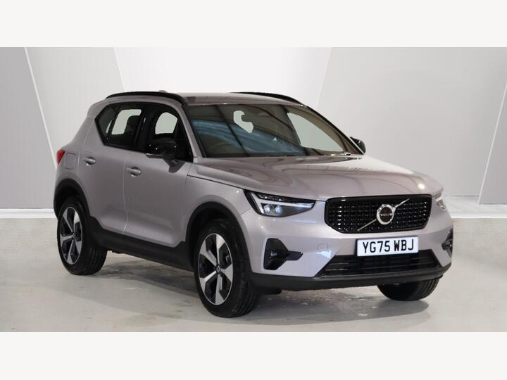 Volvo XC40 2.0 B3 MHEV Plus Dark DCT Auto Euro 6 (s/s) 5dr