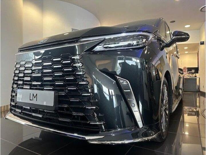 Lexus LM 2.5 350h Takumi E-CVT AWD Euro 6 (s/s) 5dr