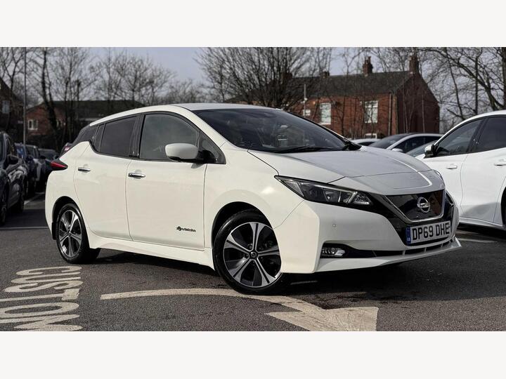 Nissan LEAF HATCHBACK 40kWh N-Connecta Auto 5dr Nissan LEAF HATCHBACK 40kWh N-Connecta Auto 5dr