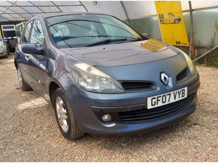 Renault Clio 1.6 VVT Dynamique 5dr Renault Clio 1.6 VVT Dynamique 5dr