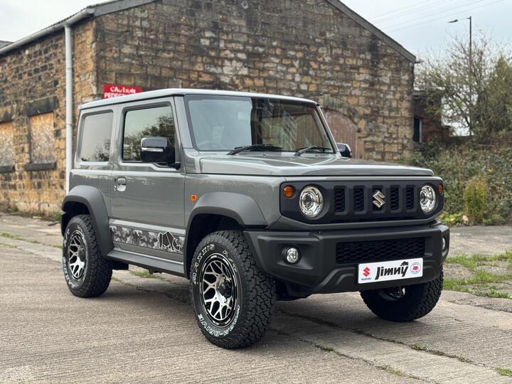 Suzuki Jimny 1.5 SZ5 SUV 3dr Petrol Auto ALLGRIP Euro 6 (101 Ps) Suzuki Jimny 1.5 SZ5 SUV 3dr Petrol Auto ALLGRIP Euro 6 (101 Ps)