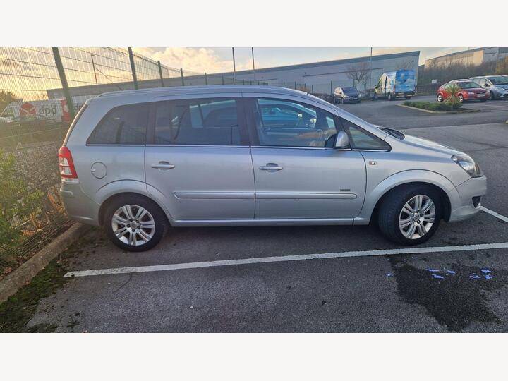 Vauxhall Zafira 1.7 CDTi EcoFLEX Design Euro 5 5dr (SNav)