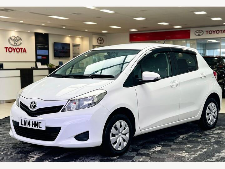 Toyota Yaris 1.33 Dual VVT-i TR Multidrive S Euro 5 5dr Toyota Yaris 1.33 Dual VVT-i TR Multidrive S Euro 5 5dr