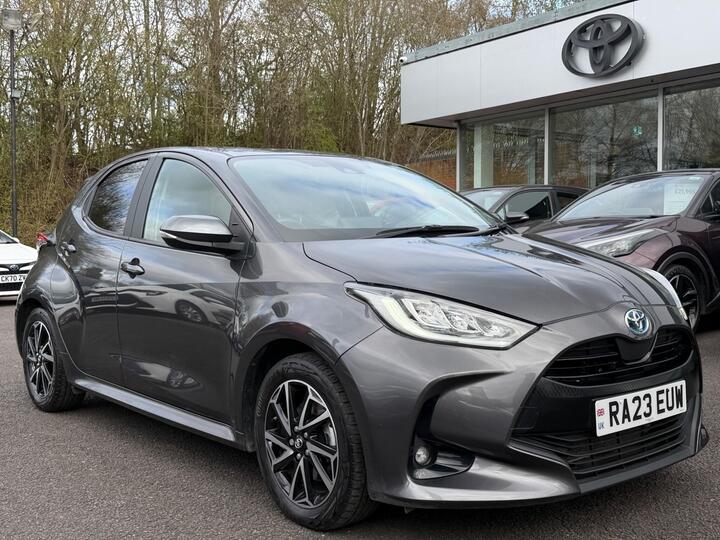 Toyota Yaris 1.5 VVT-h Design E-CVT Euro 6 (s/s) 5dr