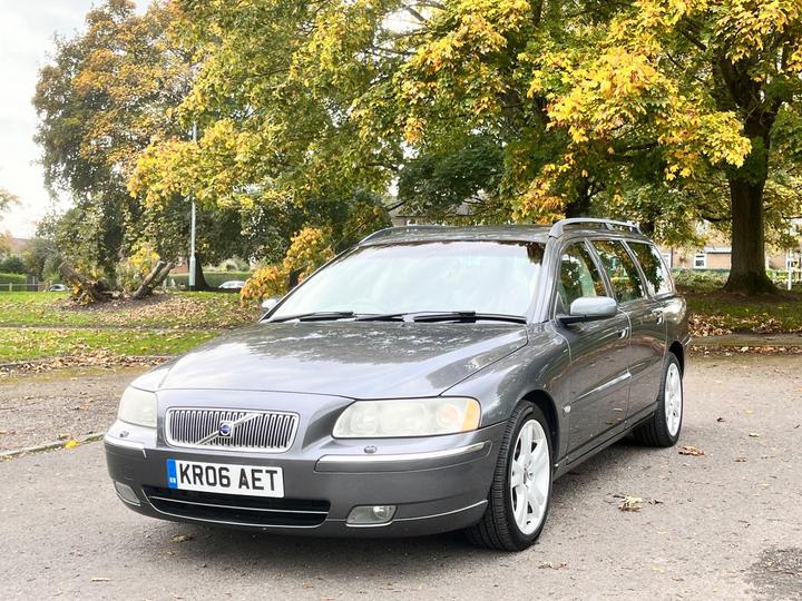 Volvo V70 2.4 D5 SE 5dr