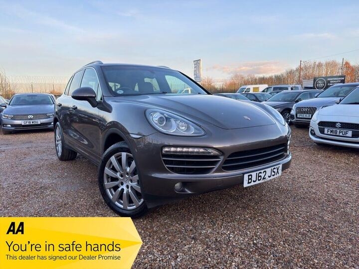 Porsche CAYENNE 3.0 TD V6 Tiptronic 4WD Euro 5 (s/s) 5dr Porsche CAYENNE 3.0 TD V6 Tiptronic 4WD Euro 5 (s/s) 5dr
