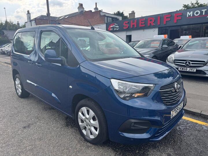 Vauxhall COMBO LIFE 1.5 Turbo D BlueInjection Energy Euro 6 (s/s) 5dr Vauxhall COMBO LIFE 1.5 Turbo D BlueInjection Energy Euro 6 (s/s) 5dr
