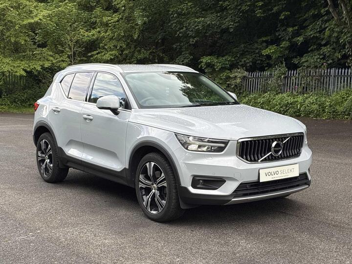 Volvo XC40 2.0 B4 MHEV Inscription Pro Auto Euro 6 (s/s) 5dr