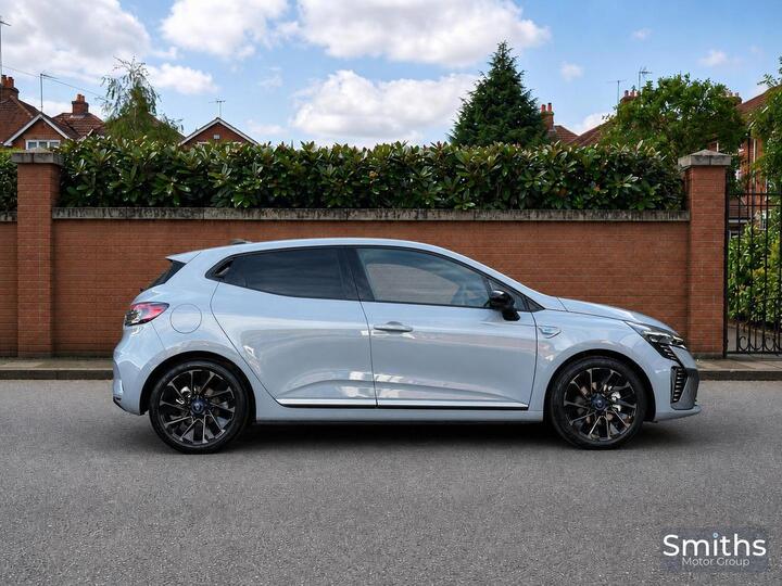 Renault Clio 1.6 E-TECH Iconic Esprit Alpine Auto Euro 6 (s/s) 5dr