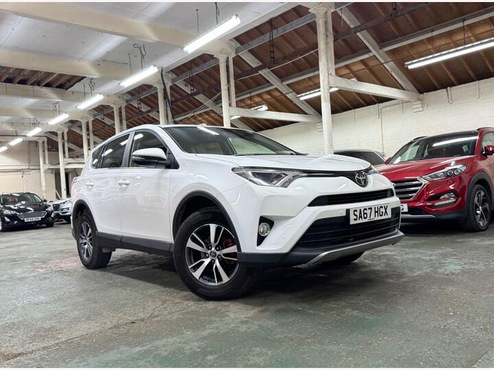 Toyota RAV4 2.0 D-4D Business Edition Euro 6 (s/s) 5dr (Safety Sense, Nav)