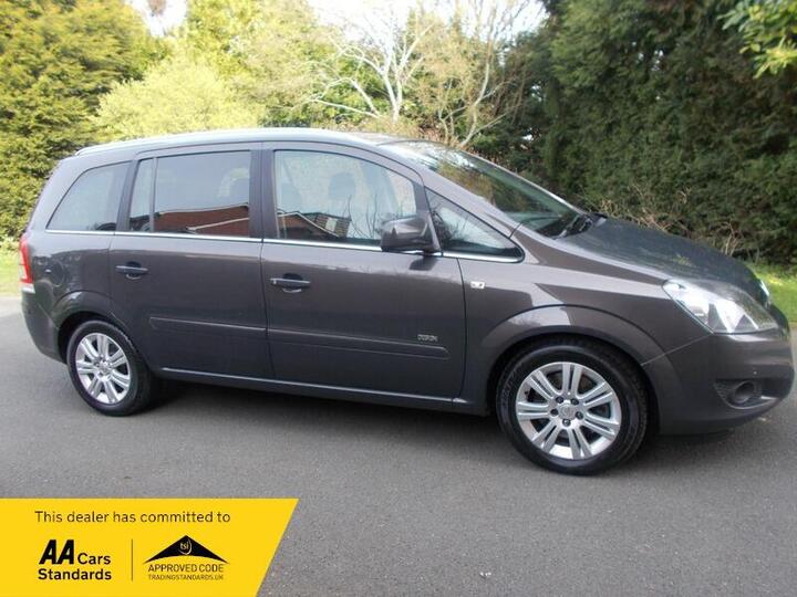 Vauxhall Zafira 1.7 CDTi EcoFLEX Design Euro 5 5dr (SNav) Vauxhall Zafira 1.7 CDTi EcoFLEX Design Euro 5 5dr (SNav)