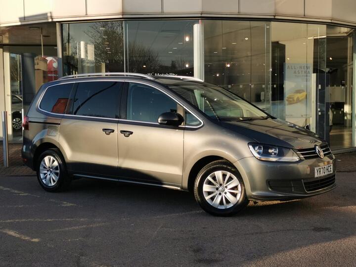 Volkswagen Sharan 2.0 TDI SE Nav DSG Euro 6 (s/s) 5dr Volkswagen Sharan 2.0 TDI SE Nav DSG Euro 6 (s/s) 5dr