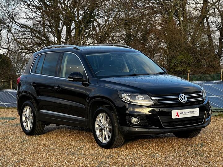 Volkswagen Tiguan 2.0 TDI BlueMotion Tech SE 4WD Euro 5 (s/s) 5dr