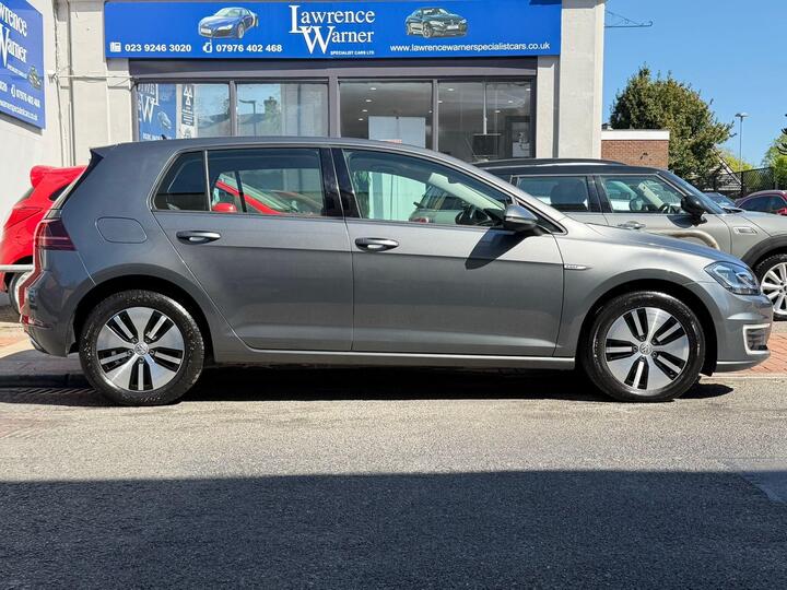 Volkswagen E-Golf 35.8kWh E-Golf Auto 5dr