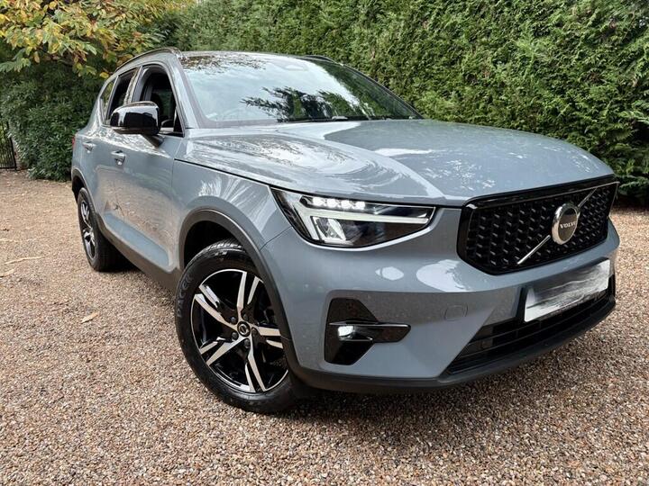Volvo XC40 2.0 B3 MHEV Plus DCT Auto Euro 6 (s/s) 5dr