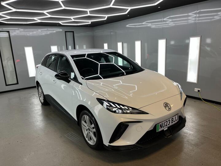 MG MG4 51kWh SE Auto 5dr