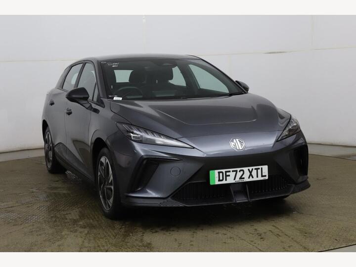 MG MG 4 64kWh SE Long Range Auto 5dr