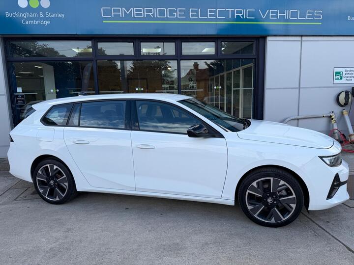 Vauxhall Astra Electric 54kWh Design Sports Tourer Auto 5dr