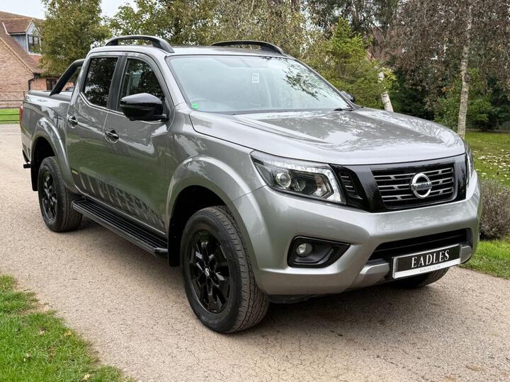 Nissan NAVARA 2.3 DCi N-Guard Auto 4WD Euro 6 4dr Nissan NAVARA 2.3 DCi N-Guard Auto 4WD Euro 6 4dr