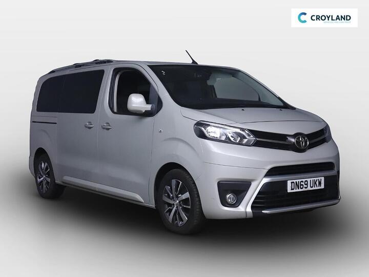Toyota PROACE VERSO 2.0D Family Medium MPV MWB Euro 6 (s/s) 5dr (8 Seat)