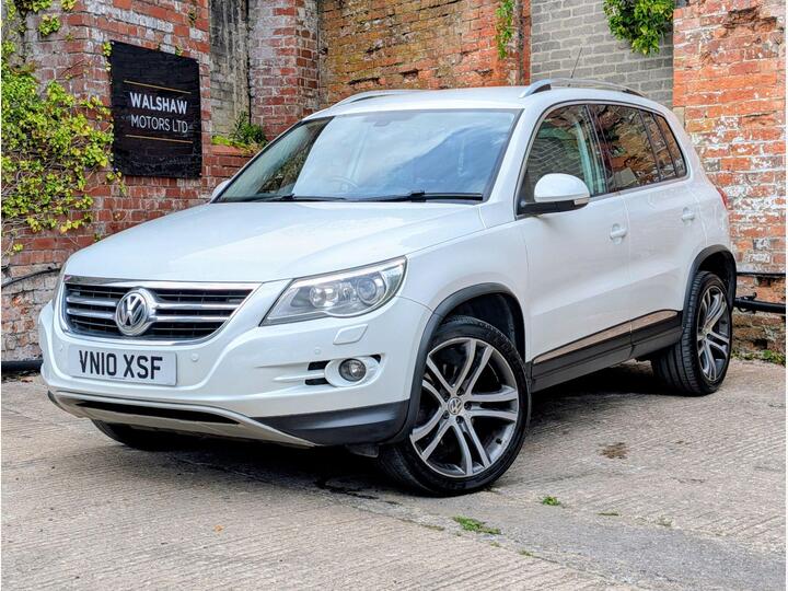 Volkswagen Tiguan 2.0 TDI Summit DSG 4WD Euro 5 5dr