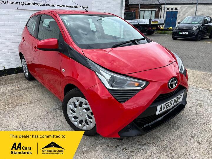 Toyota AYGO 1.0 VVT-i X-play X-shift Euro 6 5dr