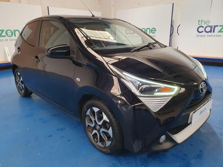 Toyota AYGO 1.0 VVT-i X-plore Euro 6 5dr Toyota AYGO 1.0 VVT-i X-plore Euro 6 5dr