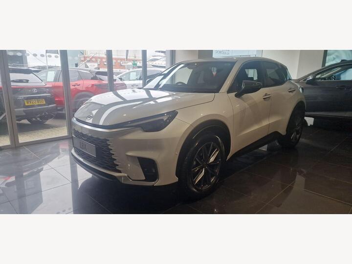 Lexus LBX 1.5 VVT-iE Takumi E-CVT Euro 6 (s/s) 5dr