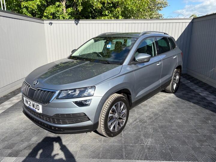 Skoda KAROQ 2.0 TDI SE Drive Euro 6 (s/s) 5dr Skoda KAROQ 2.0 TDI SE Drive Euro 6 (s/s) 5dr