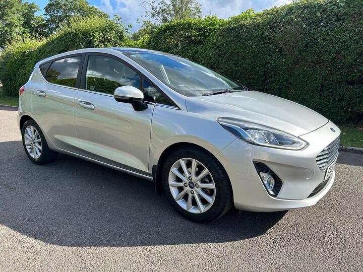 Ford Fiesta 1.0T EcoBoost Titanium Euro 6 (s/s) 5dr