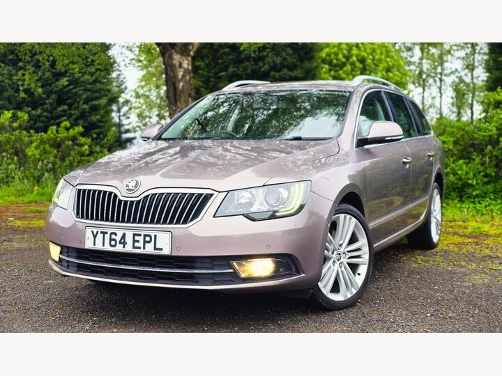 Skoda Superb 2.0 TDI Elegance DSG Euro 5 (s/s) 5dr Skoda Superb 2.0 TDI Elegance DSG Euro 5 (s/s) 5dr