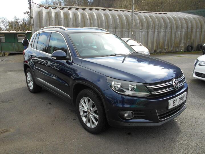 Volkswagen Tiguan 2.0 TDI BlueMotion Tech SE 2WD Euro 5 (s/s) 5dr Volkswagen Tiguan 2.0 TDI BlueMotion Tech SE 2WD Euro 5 (s/s) 5dr