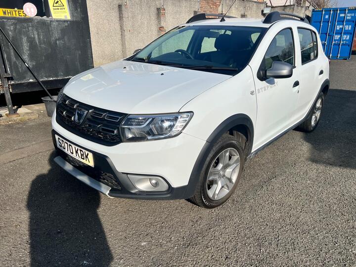 Dacia Sandero Stepway 0.9 TCe Essential Euro 6 (s/s) 5dr Dacia Sandero Stepway 0.9 TCe Essential Euro 6 (s/s) 5dr
