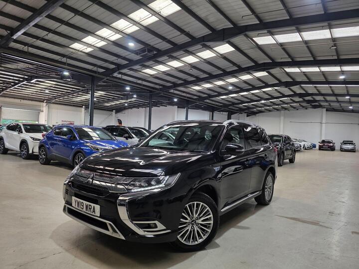 Mitsubishi Outlander 2.4h TwinMotor 13.8kWh 4h CVT 4WD Euro 6 (s/s) 5dr
