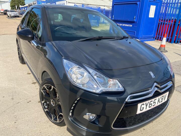 DS AUTOMOBILES DS 3 1.2 PureTech DStyle Euro 6 (s/s) 3dr DS AUTOMOBILES DS 3 1.2 PureTech DStyle Euro 6 (s/s) 3dr