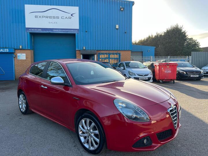 Alfa Romeo Giulietta 2.0 JTDM-2 Veloce Euro 5 (s/s) 5dr