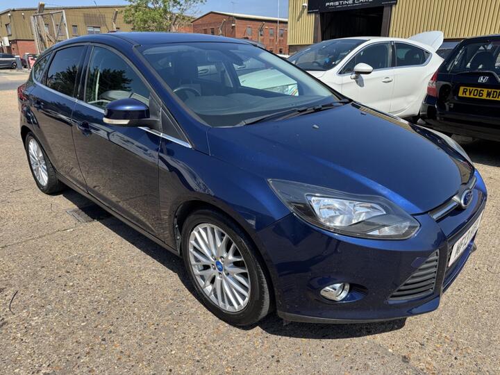 Ford Focus 1.0T EcoBoost Zetec Euro 5 (s/s) 5dr