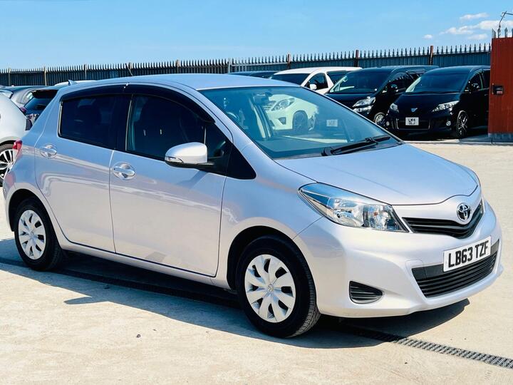 Toyota Yaris 1.33 Dual VVT-i TR Multidrive S Euro 5 5dr