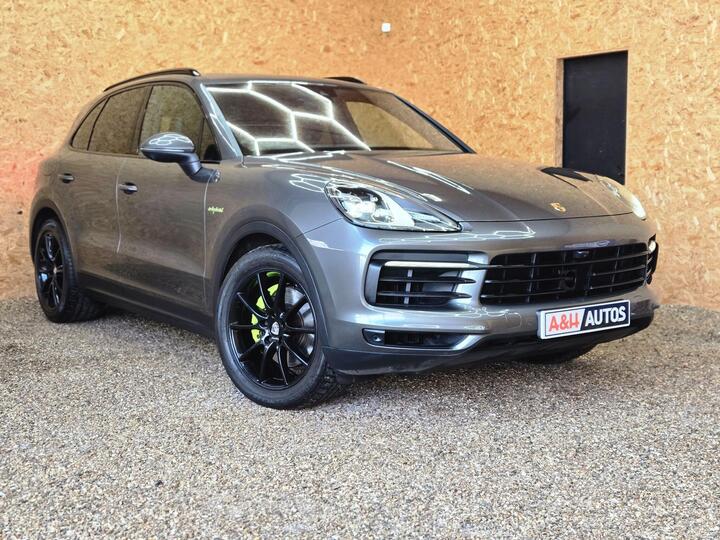 Porsche Cayenne 3.0 V6 E-Hybrid 17.9kWh TiptronicS 4WD Euro 6 (s/s) 5dr (3.6kW Charger) Porsche Cayenne 3.0 V6 E-Hybrid 17.9kWh TiptronicS 4WD Euro 6 (s/s) 5dr (3.6kW Charger)