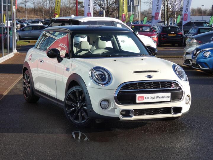 MINI Hatch 2.0 Cooper S Exclusive Steptronic Euro 6 (s/s) 3dr