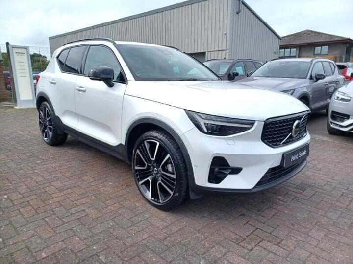 Volvo XC40 2.0 B3 MHEV Ultra Dark DCT Auto Euro 6 (s/s) 5dr